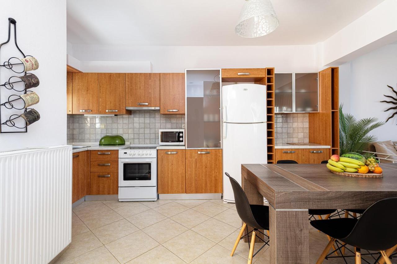 Apartment Lovely Seaside Apartments, Walking Distance To The & Amenities! *