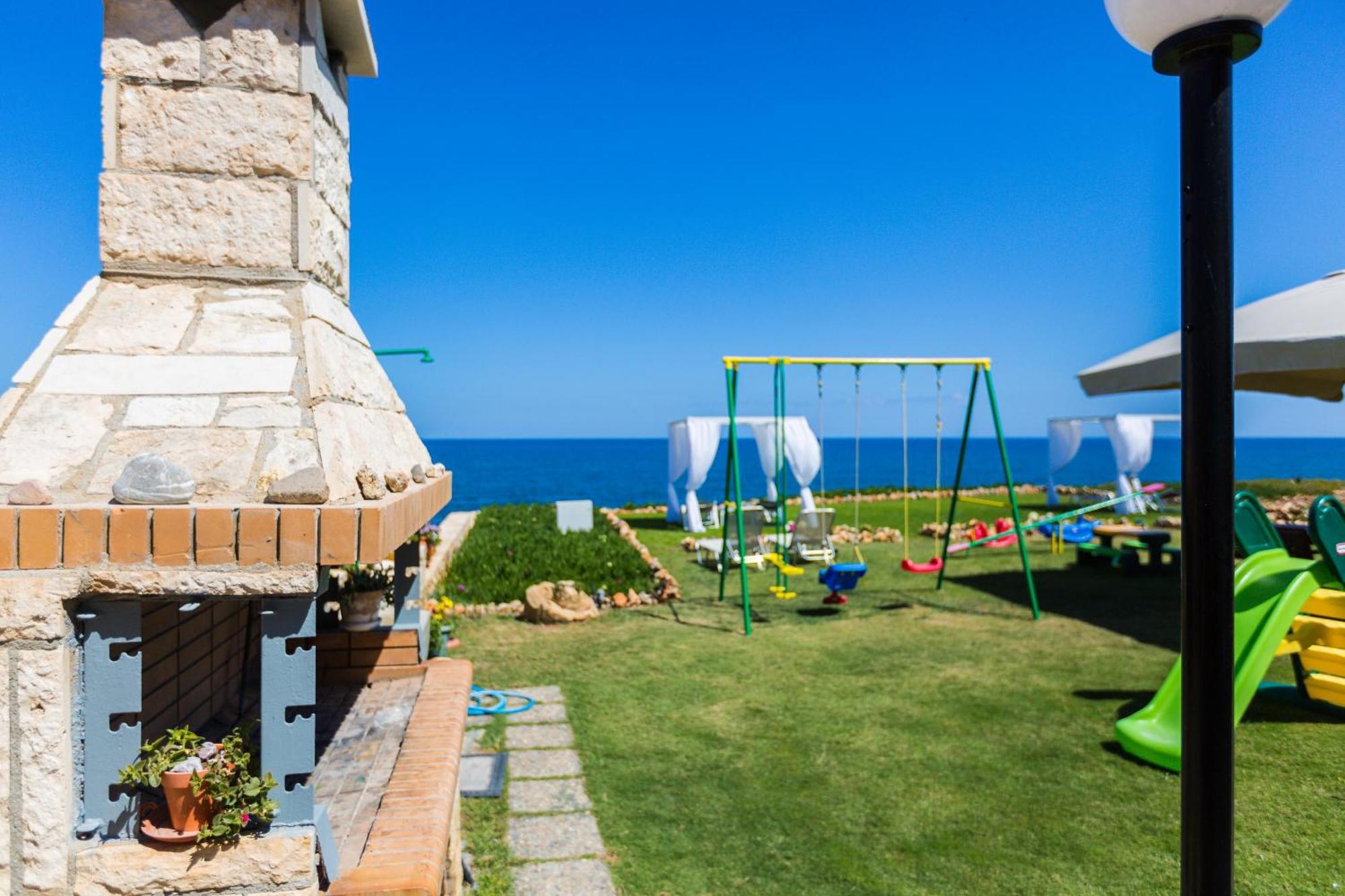 Daire Lovely Seaside Apartments, Walking Distance To The & Amenities!