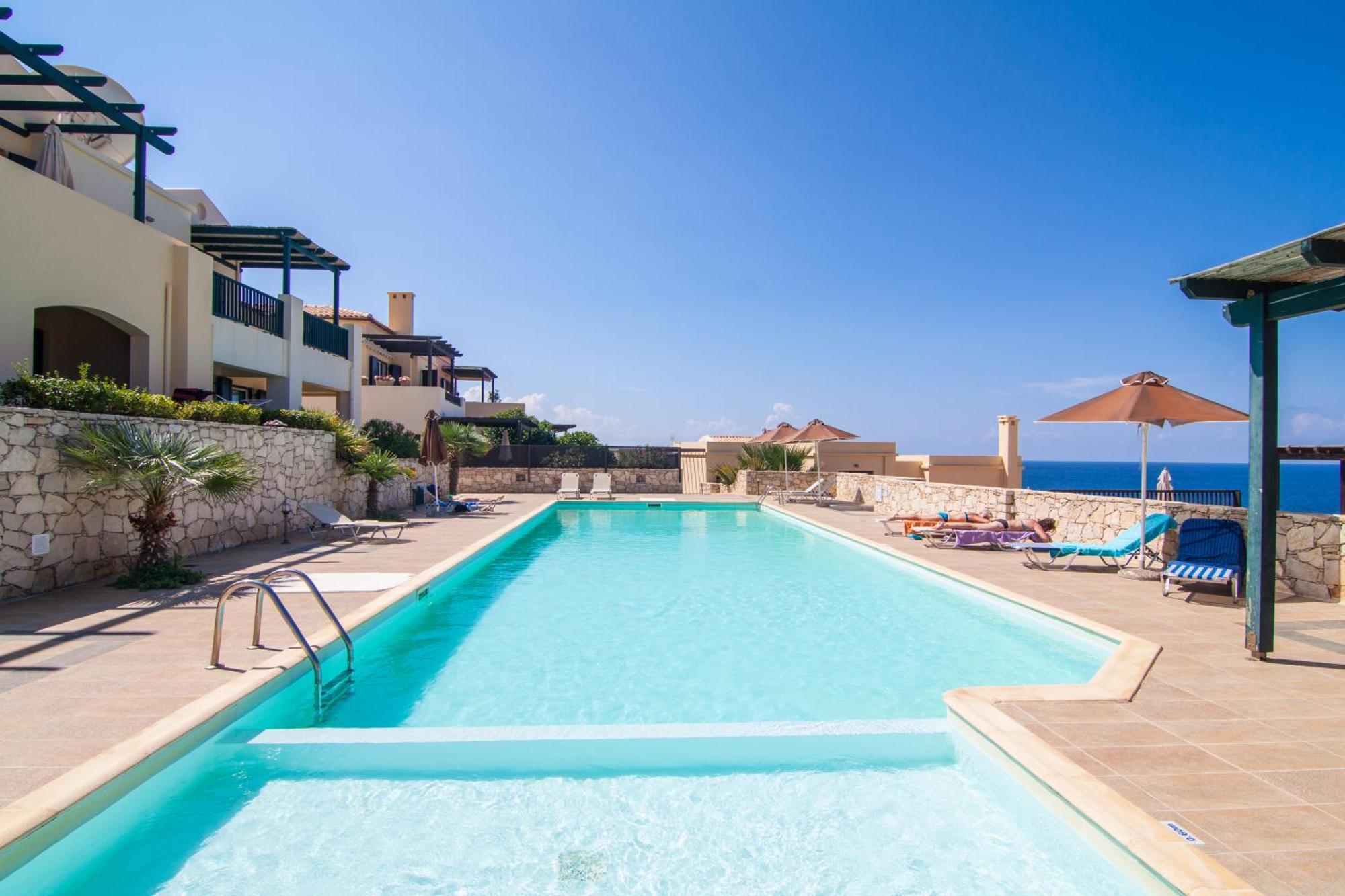 Lovely Seaside Apartments, Walking Distance To The & Amenities! Panormos (Crete)