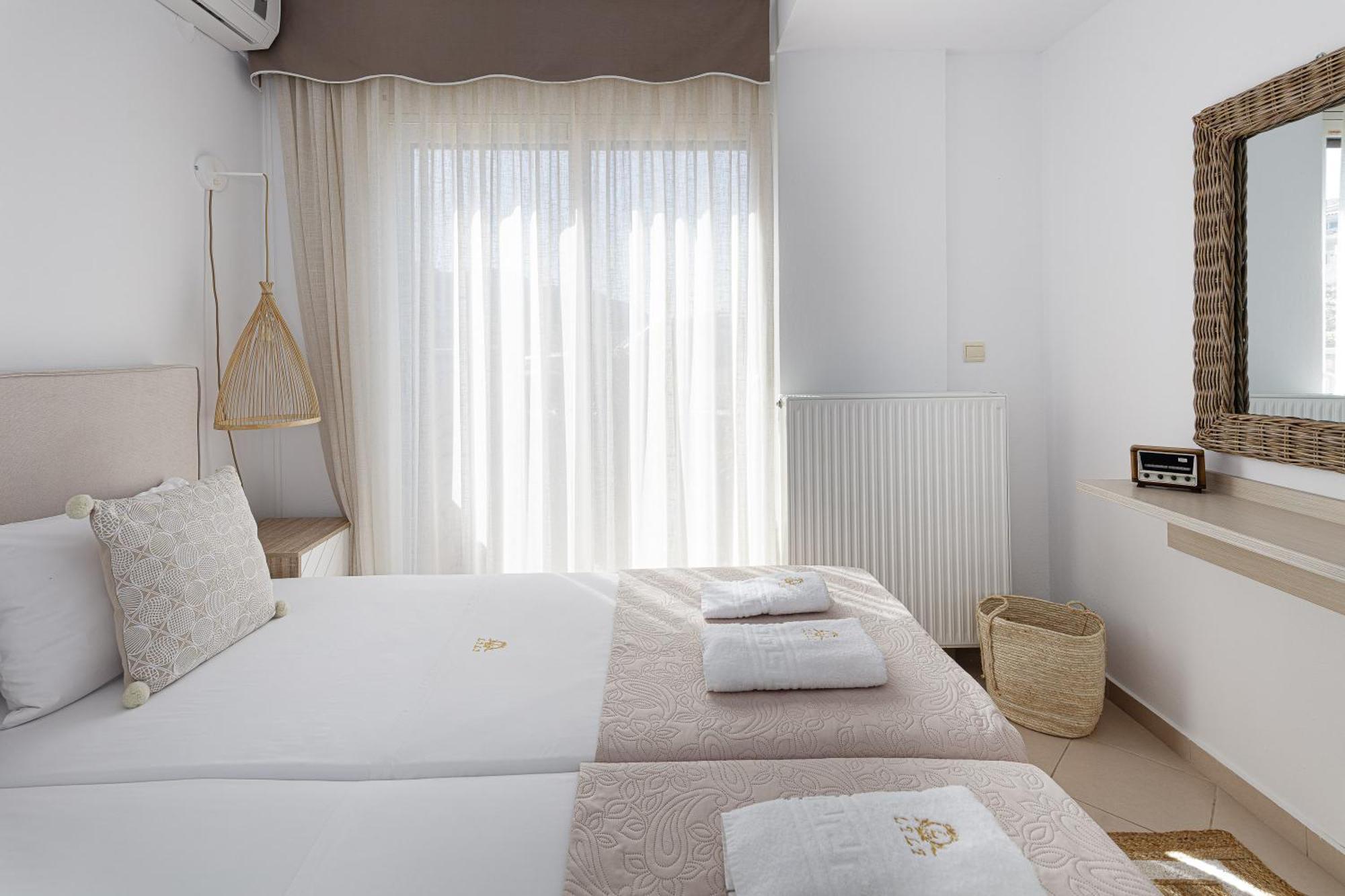 Lovely Seaside Apartments, Walking Distance To The & Amenities! Appartement Pánormos
