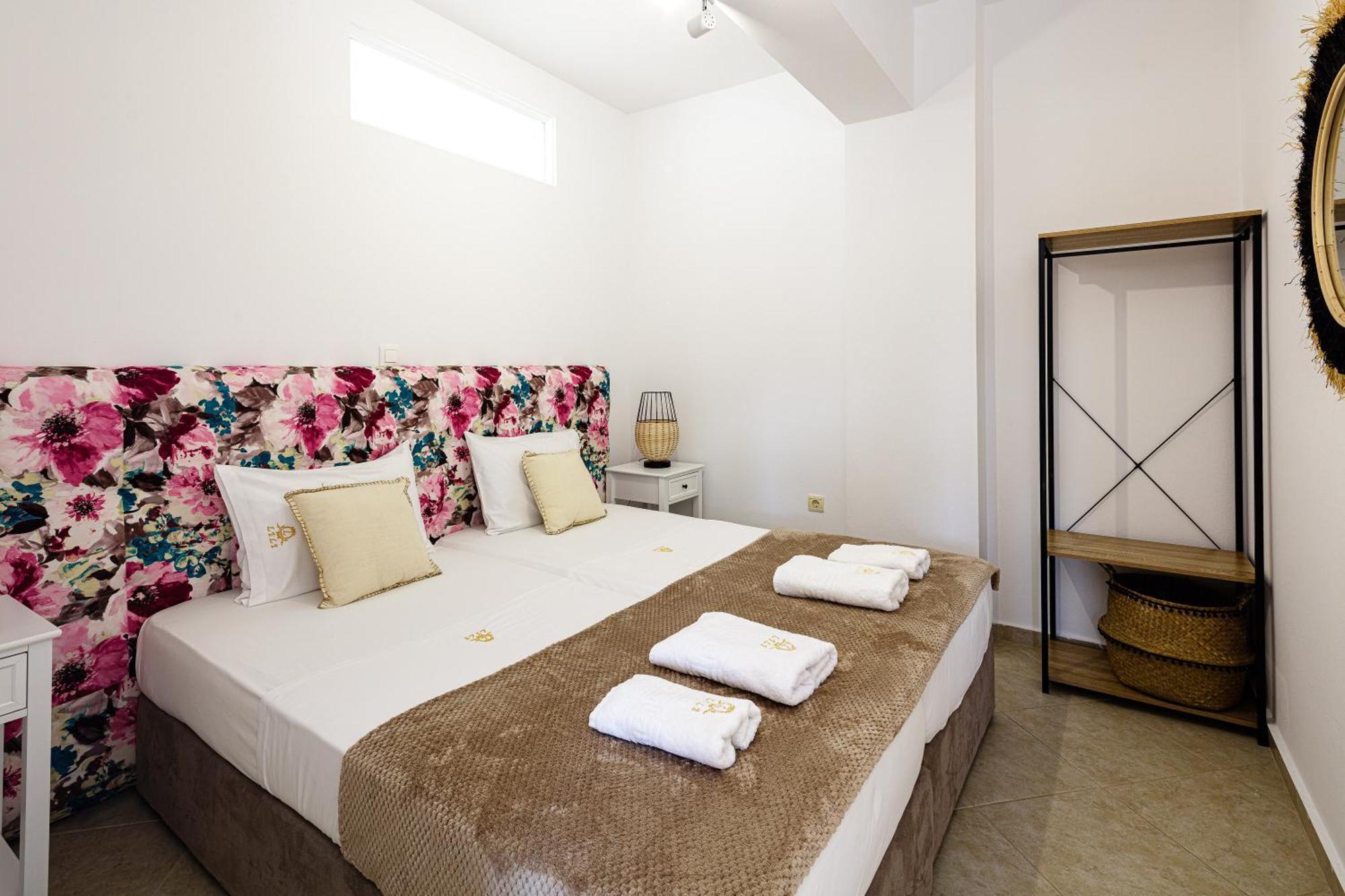 Appartement Lovely Seaside Apartments, Walking Distance To The & Amenities! Pánormos